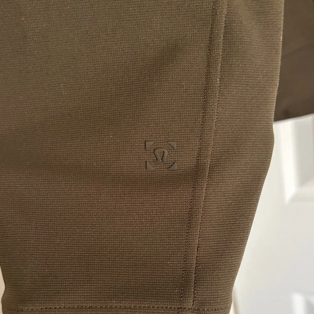 lululemon athletica Men's Jacket in Dark Green